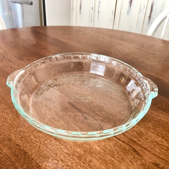 Pyrex, Clear Glass, Scalloped Edge, Pie Plates, Handles, Green Tint, Set of 2 - Picture 3 of 13
